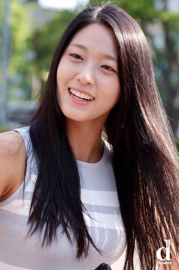 Seolhyun với nụ cười xinh đẹp