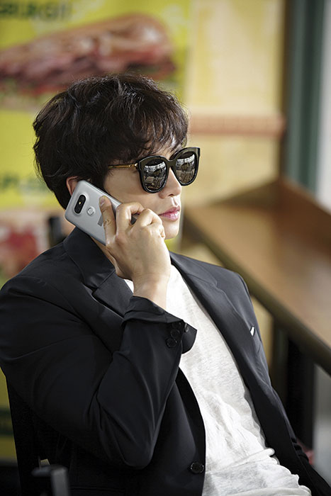 Ji Sung đóng vai ông chủ công ty giải trí Shin Suk Ho